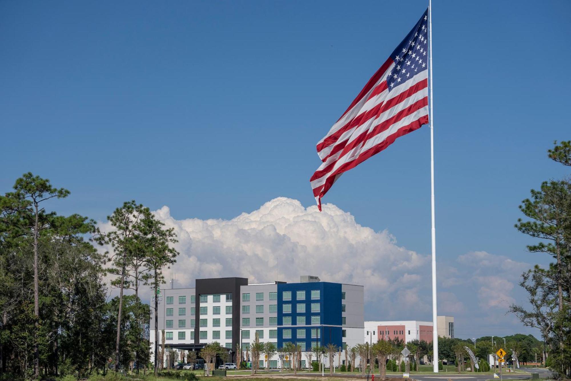 Holiday Inn Express & Suites Fort Walton Beach - Eglin Area By Ihg Esterno foto